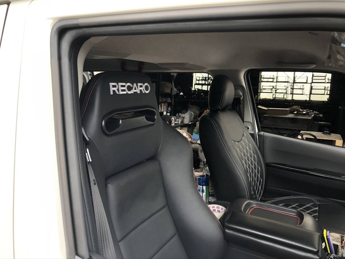 ハイエース　ワイドボディ専用　200系　レカロ用超ローダウンシートレール　運転席助手席セット注文専用