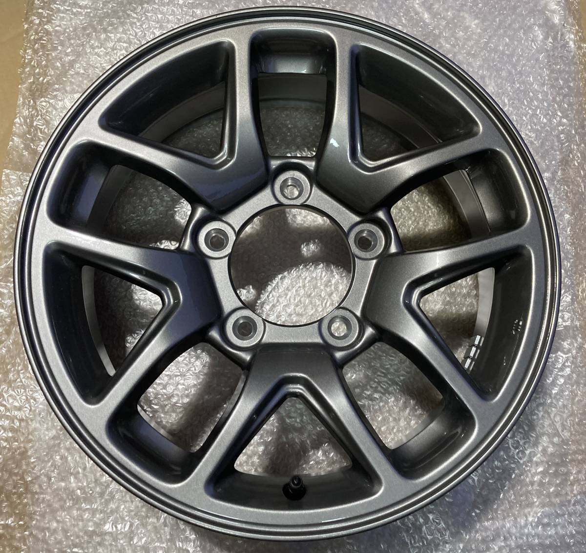 ★送料込 納車外し美品★ジムニーJB64（XC） スズキ 純正 ホイール 1本 送料無料 新車外し ジムニー XC 純正ホイール1本 JB64 ④ 令和3年