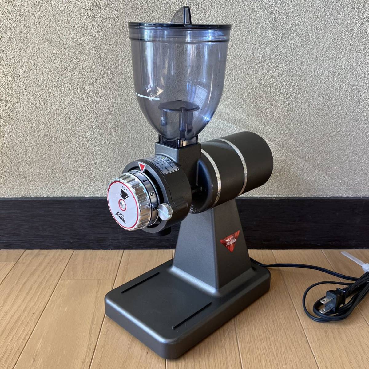 デディカ コーン式コーヒーグラインダー デロンギ DeLonghi KG521J