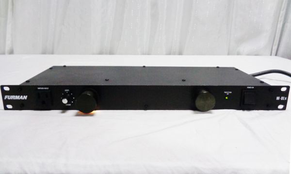 ○FURMAN M-8Lx 動作確認済み パワーコンディショナー 3Pを9口備えた