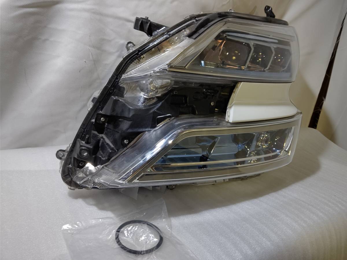 美良品！ 3眼 シーケOK LED OK 30系 後期 ヴェルファイア AYH30W