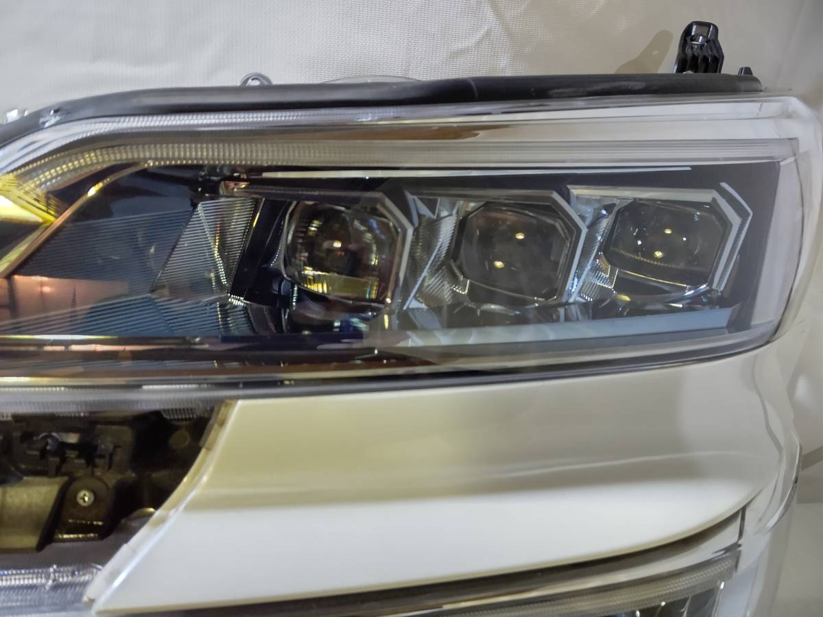 美良品！ 3眼 シーケOK LED OK 30系 後期 ヴェルファイア AYH30W