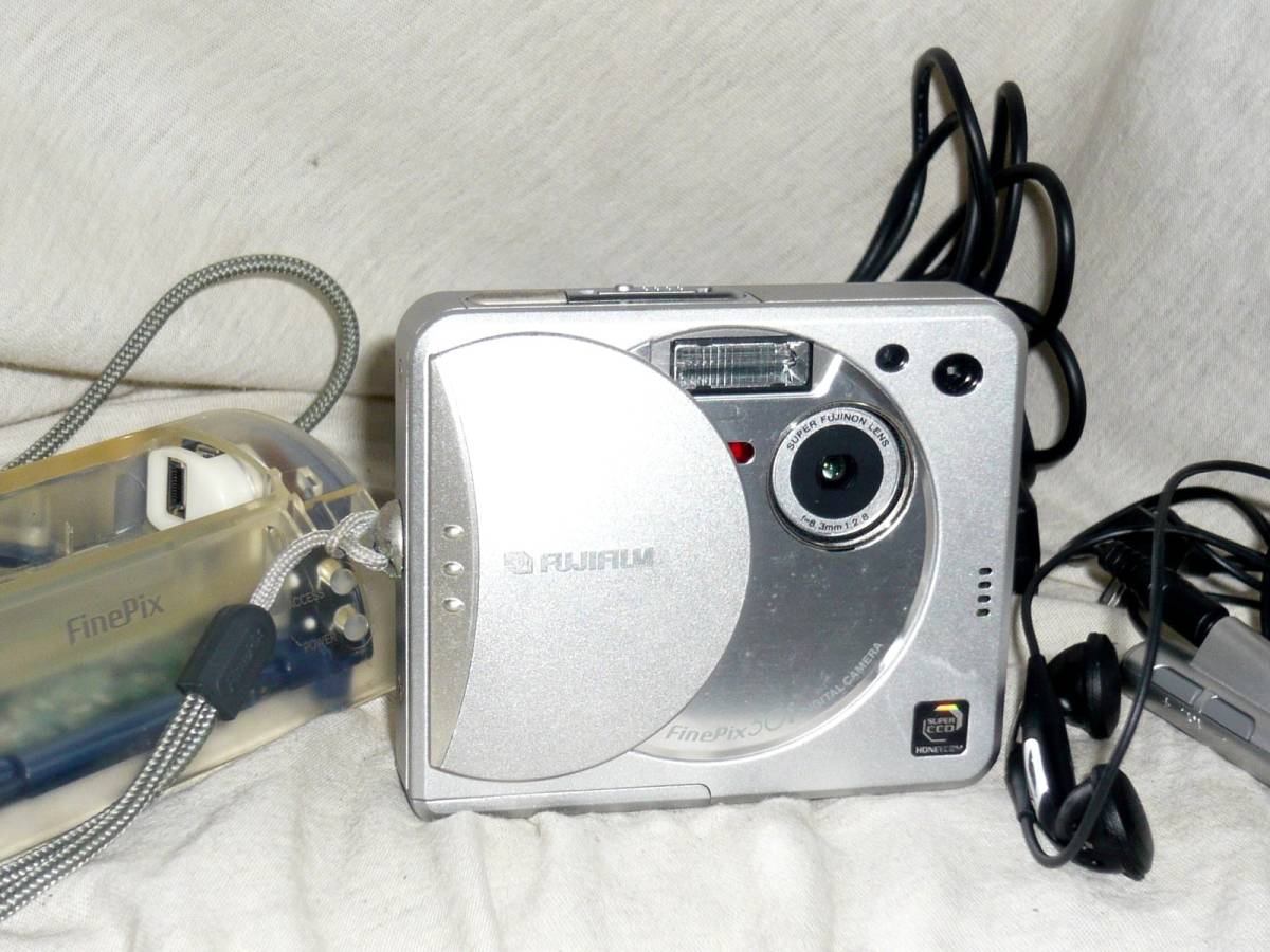 FUJIFILM FinePix 50i（220万画素）バッテリー・クレードル・ACアダプタ・音声再生用リモコン他付 FinePix - Yahoo!オークション Camera Digital USB
