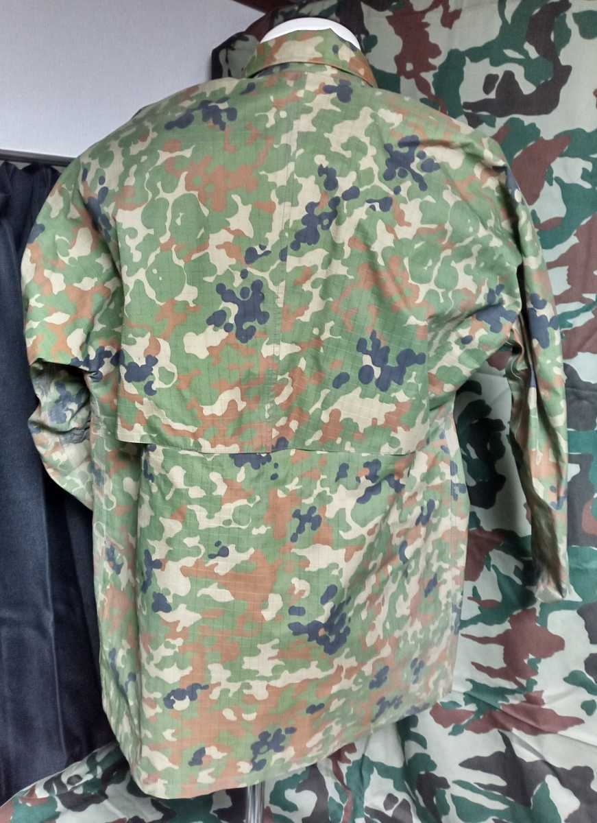 陸上自衛隊 迷彩 戦闘雨具 上衣 ズボン セット 7A 廃棄処理品 ジャンク