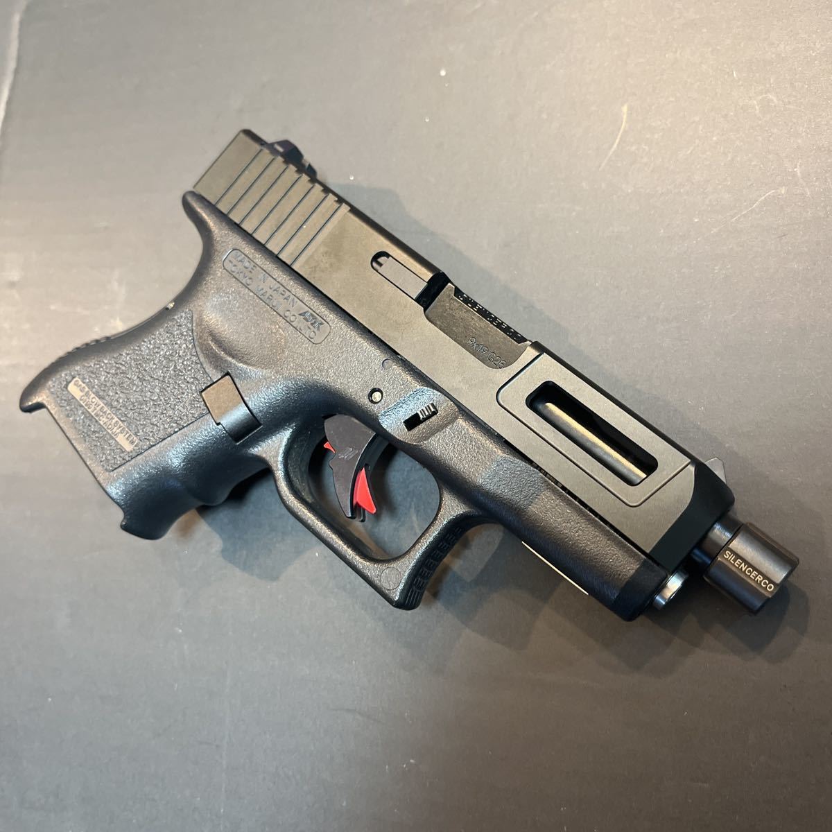 東京マルイ G26 ZEV カスタム ガスブローバック ハンドガン zev-tech