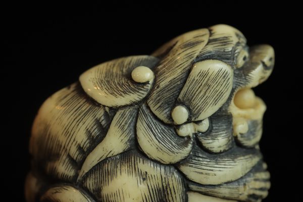 根付 木製 タヌキ 辻 銘 Yahoo!オークション -「タヌキ」(根付) (東洋