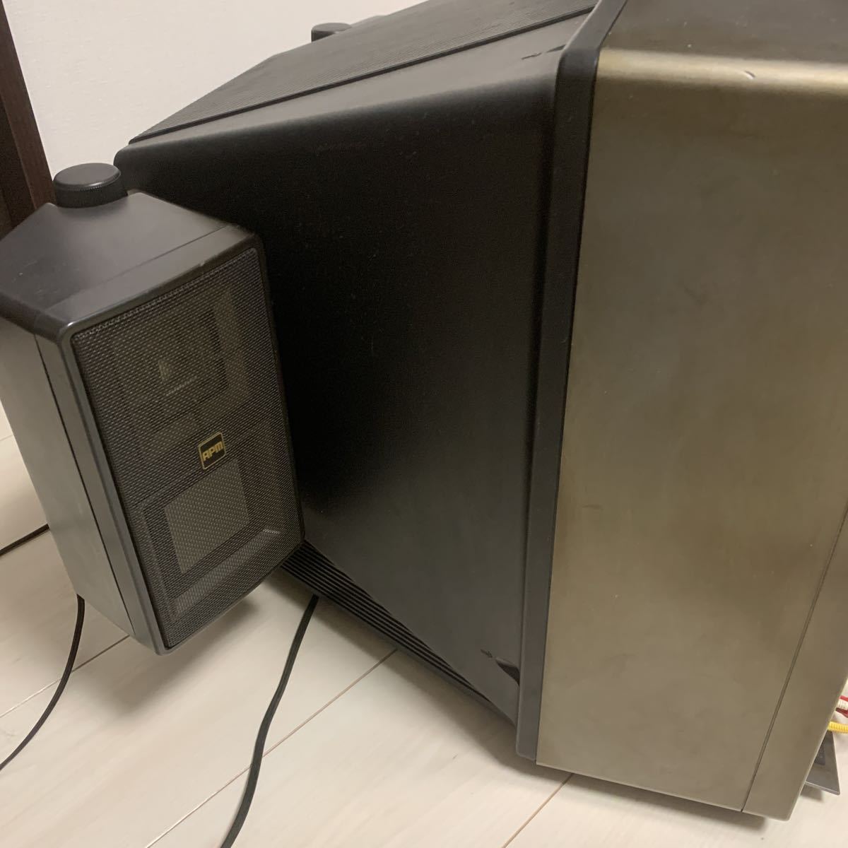 ソニー￼のトリニトロンカラーテレビKV-21XBR1、1984年製通電OK