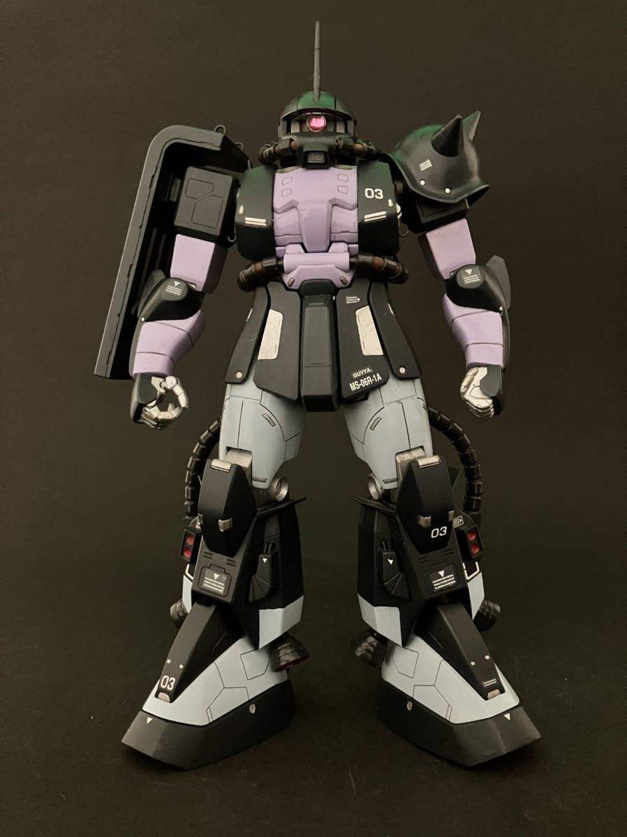 改修塗装済み完成品 MG 1/100 MS-06R ザクⅡ（黒い三連星） (機動戦士 