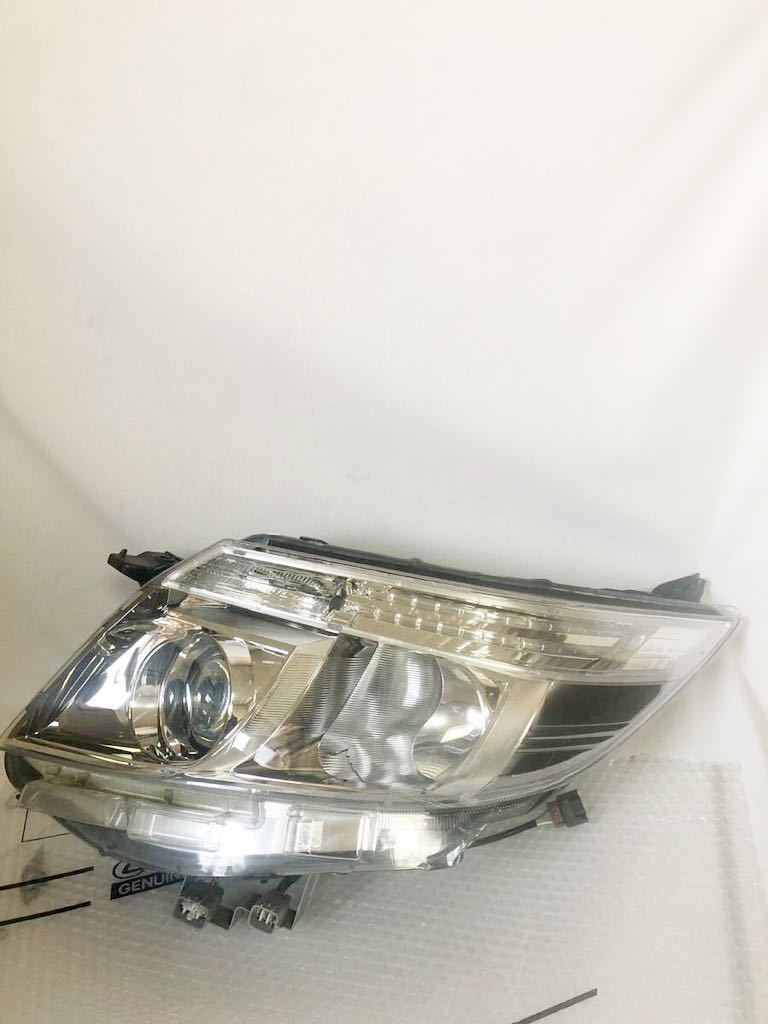 エスクァイア★ZRR80前期★左ヘッドライト★102