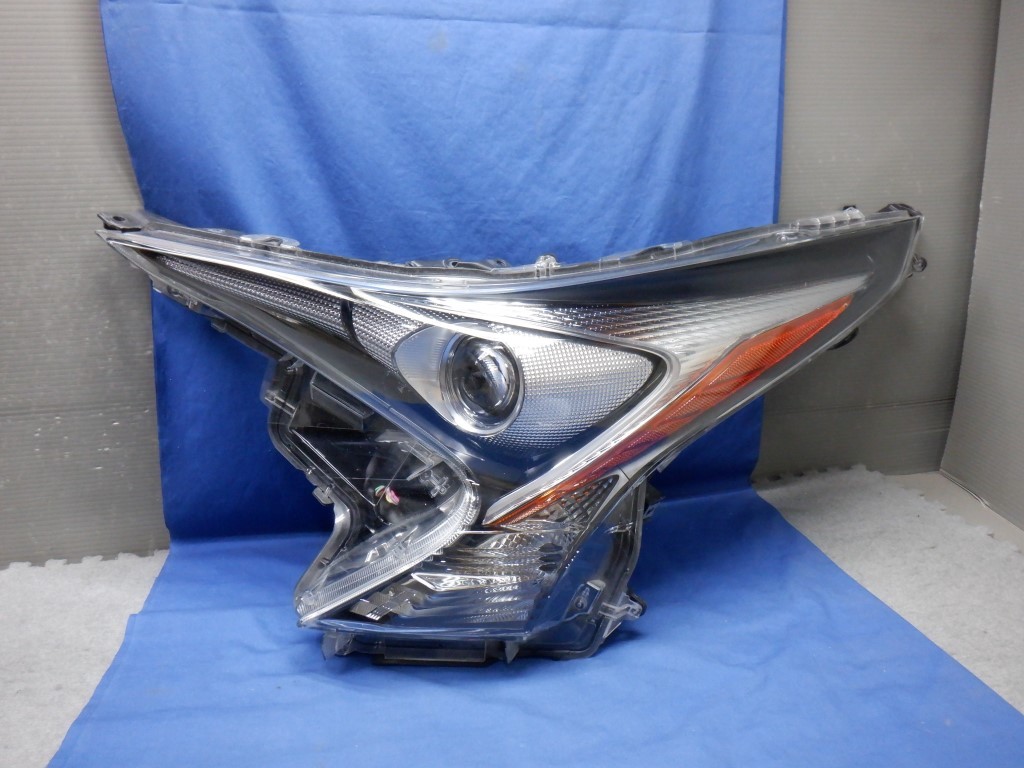 プリウス ZVW50 前期 左ヘッドライト LED 47-75 (Y6115) プリウス 前期