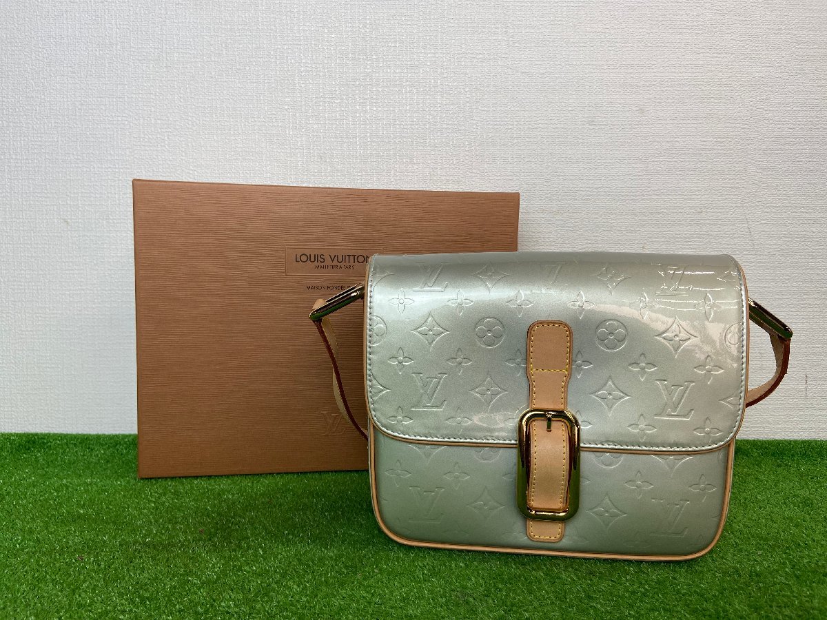 ♪宇都宮店【中古品】LOUIS VUITTON ルイヴィトン モノグラム ヴェルニ クリスティGM ショルダーバッグ 肩掛け 斜め掛け シルバー系 LOUIS モノグラム ルイヴィトン Japan | ヴィンテージ・中古ルイ
