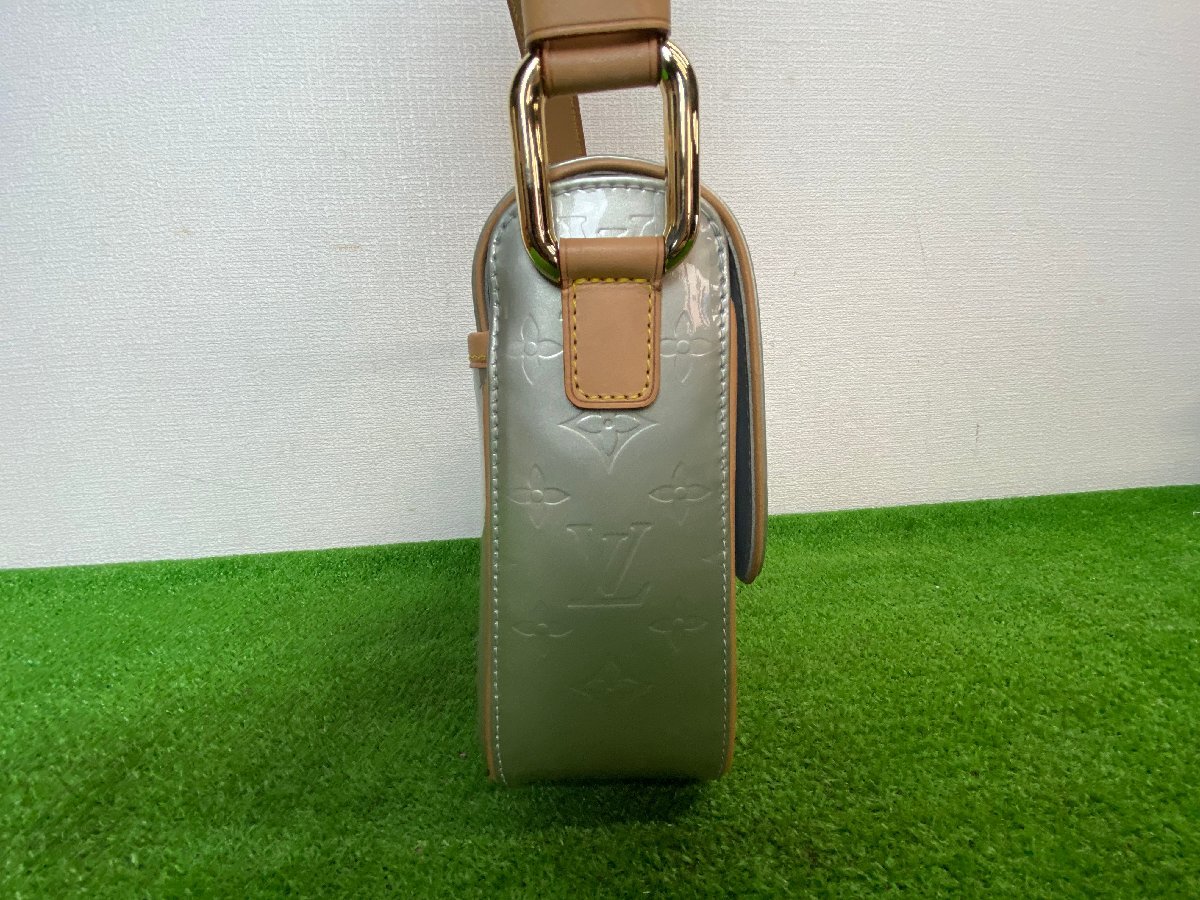 ♪宇都宮店【中古品】LOUIS VUITTON ルイヴィトン モノグラム ヴェルニ クリスティGM ショルダーバッグ 肩掛け 斜め掛け シルバー系 LOUIS モノグラム ルイヴィトン Japan | ヴィンテージ・中古ルイ