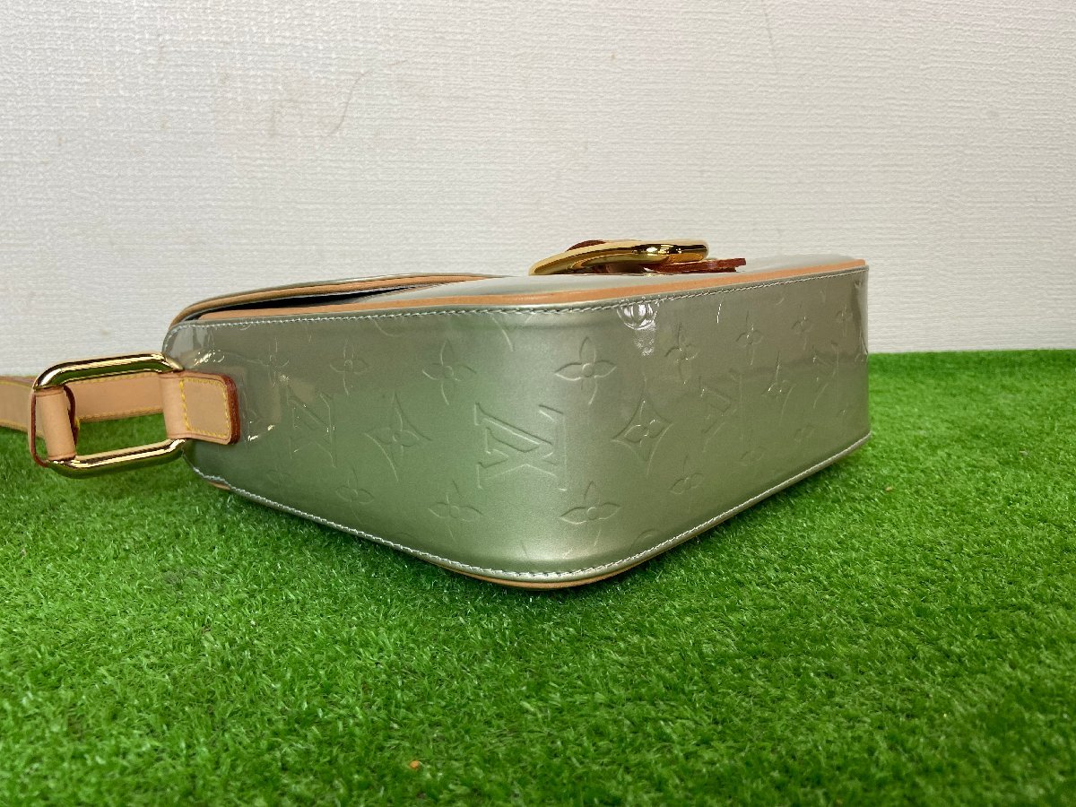 ♪宇都宮店【中古品】LOUIS VUITTON ルイヴィトン モノグラム ヴェルニ クリスティGM ショルダーバッグ 肩掛け 斜め掛け シルバー系 LOUIS モノグラム ルイヴィトン Japan | ヴィンテージ・中古ルイ