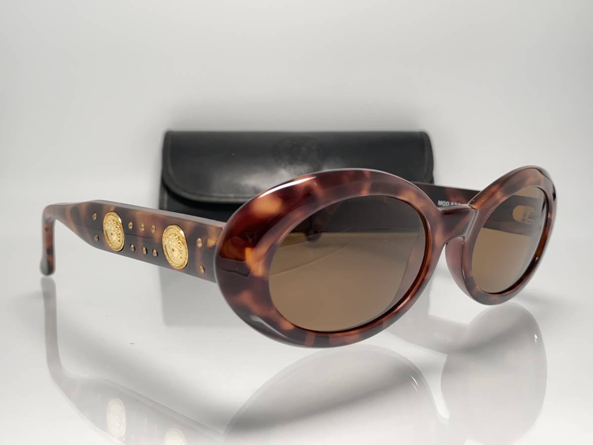  90s GIANNI VERSACEジャンニ ヴェルサーチ VINTAGEメデューサ サングラス MOD 527/B COL.869 GOLDゴールド/トータス鼈甲柄 2連ロゴ MEDUSA(サングラス)｜売買されたオークション情報、yahooの商品情報をアー 服飾小物