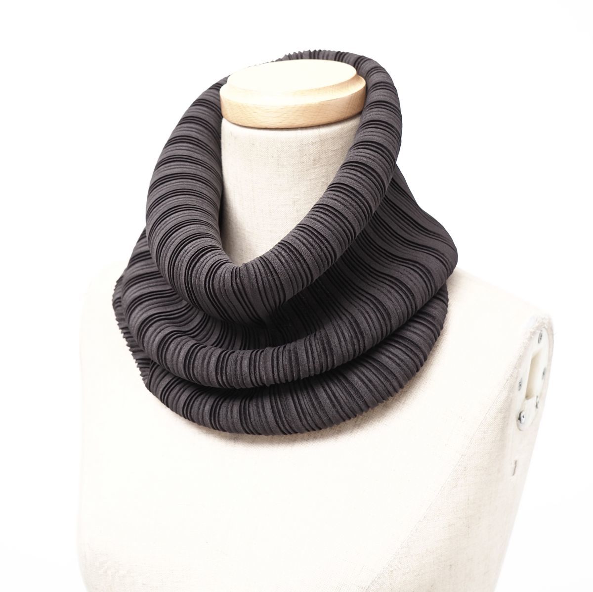 プリーツプリーズPLEATS PLEASE プリーツスヌード グレー プリーツ