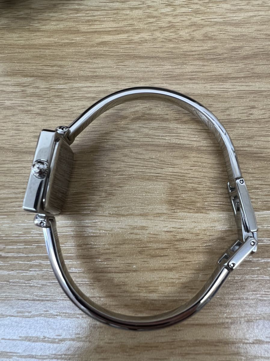 ○【11/13電池交換済・稼働品】GUCCI 1900L グッチクォーツ レディース
