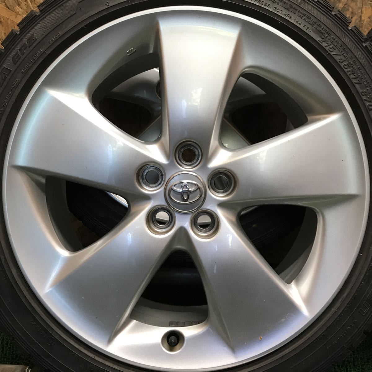 30プリウス Sツーリング純正ホイール 17×7J 100/5H 215/45R17 タイヤ 