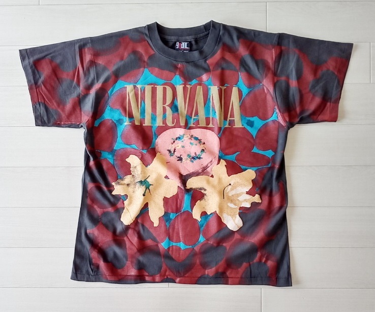  XL NIRVANA Heart Shaped Box Kurt Cobain ニルヴァーナ カートコバーン バンド ビンテージスタイル プリントTシャツ(Tシャツ)｜売買されたオークション情報、yahooの商品情報をアーカイブ公開 - オーク Tシャツ