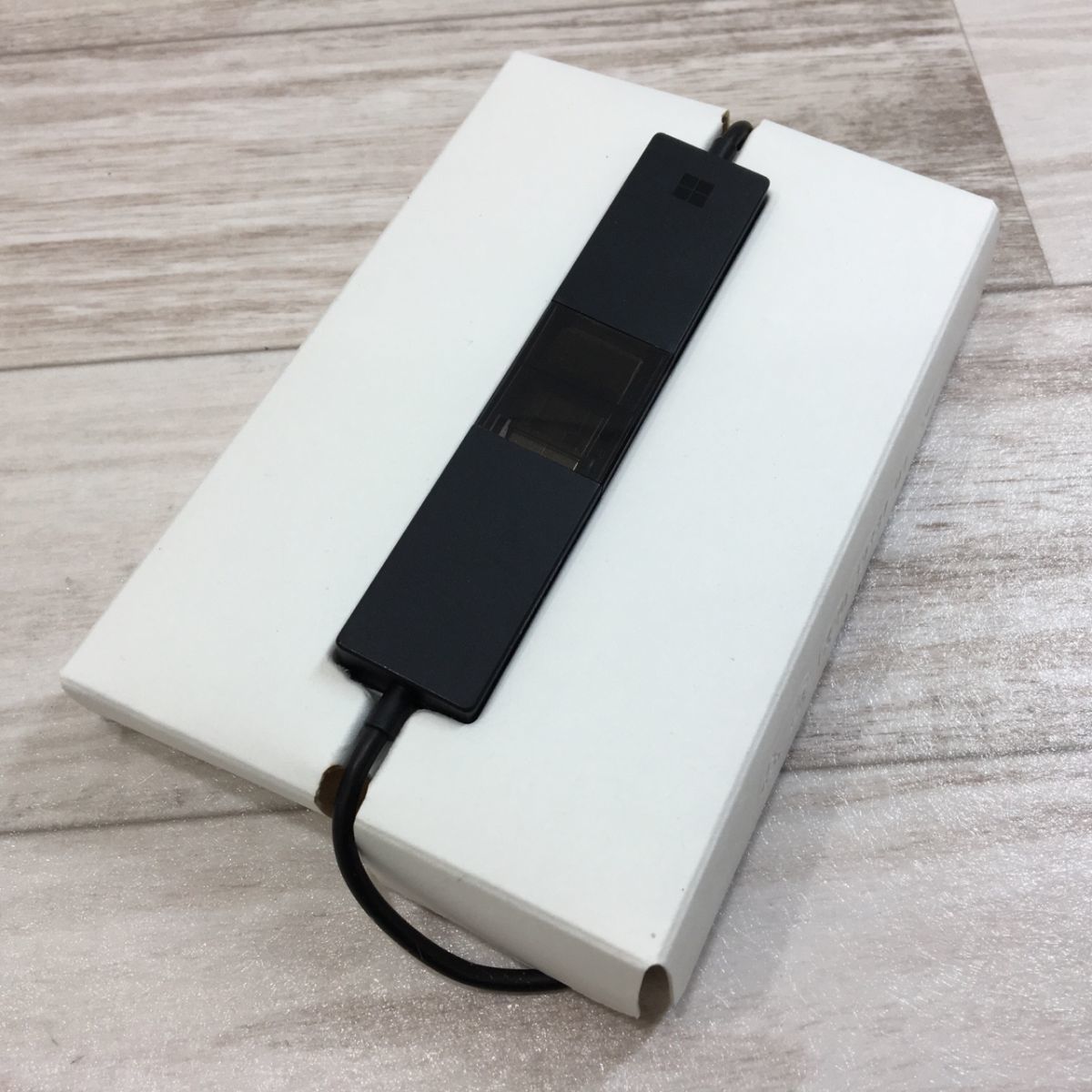 マイクロソフト P3Q-00009 Microsoft ディスプレイ アダプター 【公式 