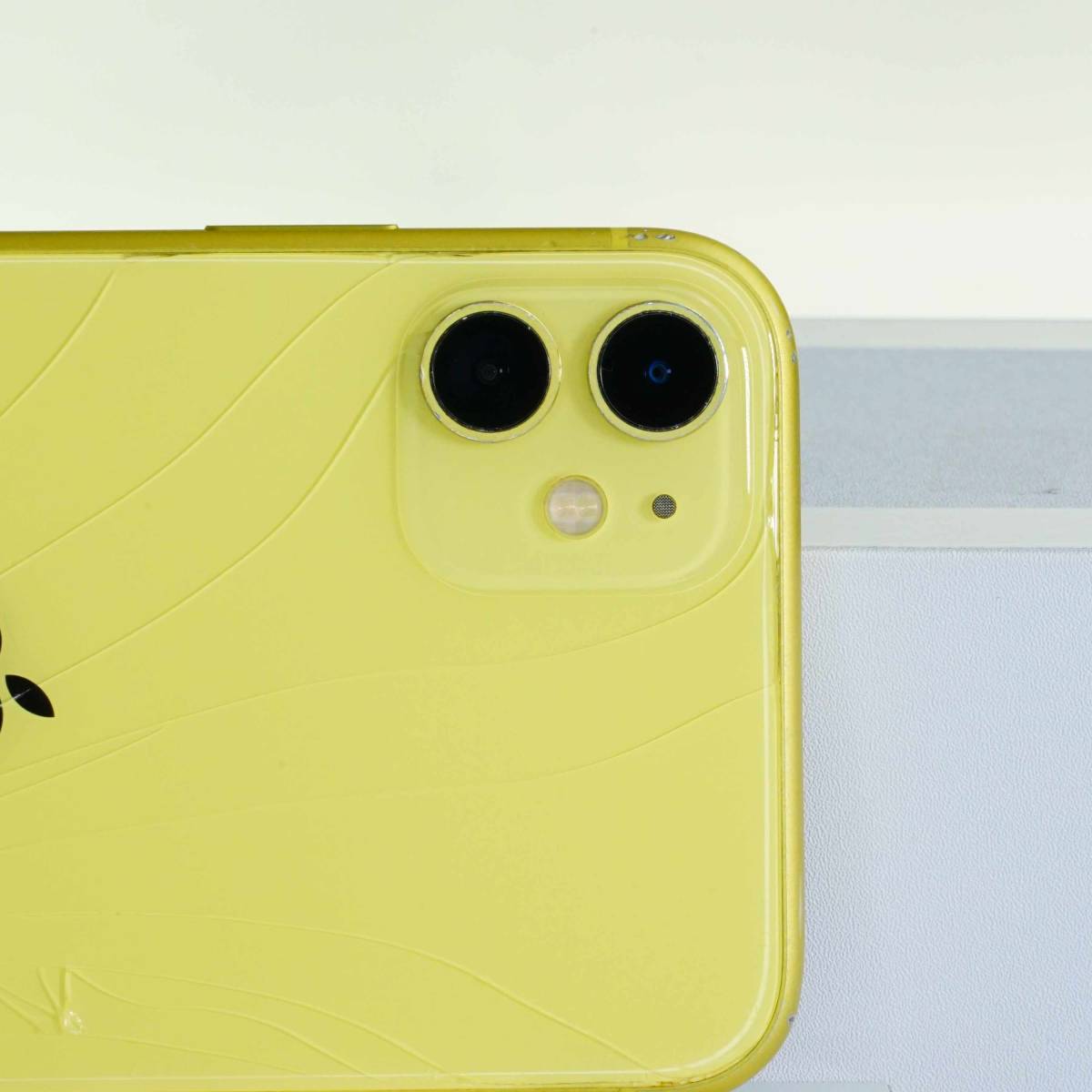 iPhone 11 256GB SIMフリ― イエロー 中古本体 訳あり品 MWMA2J/A 白ロム