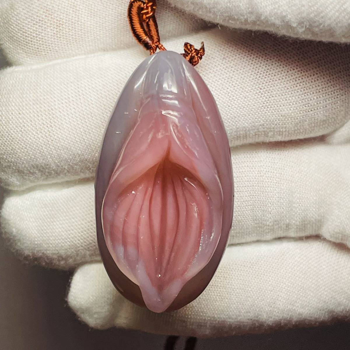 女性器の値段と価格推移は 180件の売買情報を集計した女性器の価格や価値の推移データを公開
