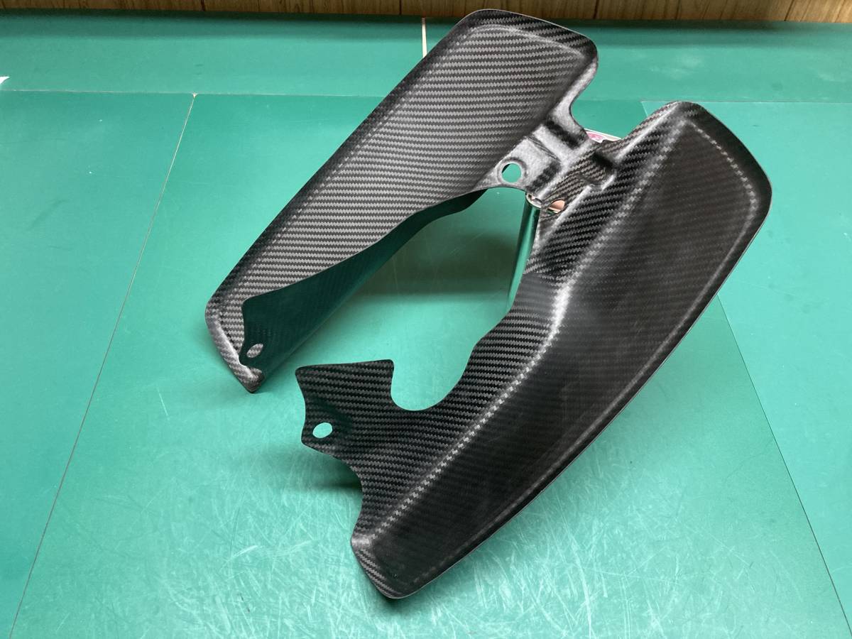 シャリー ドライカーボン製レッグシールド レッグカバー CF50 
