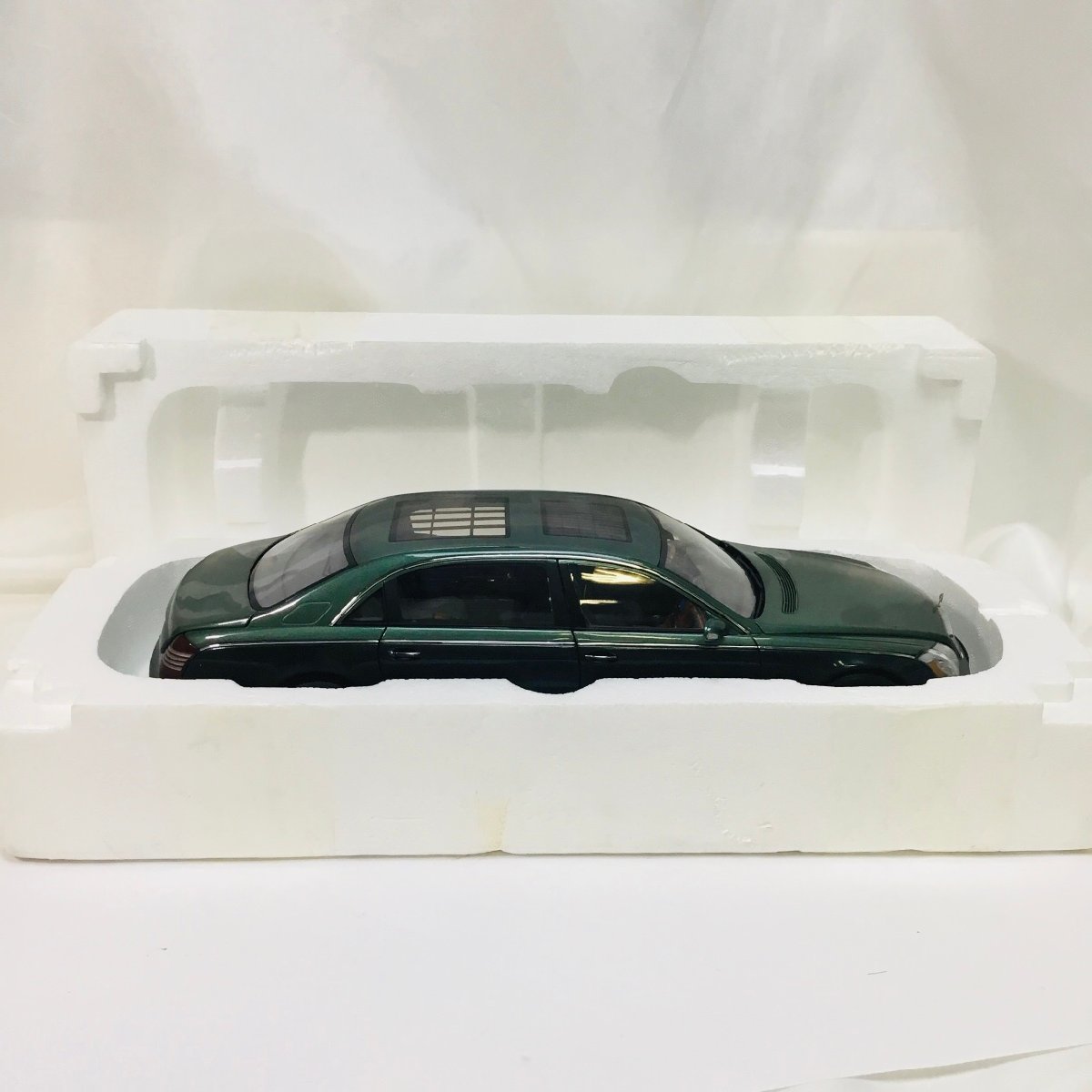保管品/CH】希少 マイバッハ 62 AUTOart オートアート 1/18 マイバッハ