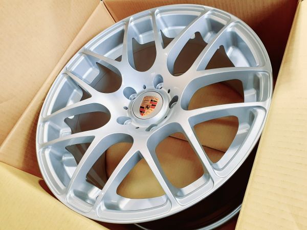 □美品□4本価格□ポルシェ用 19インチ 8.5j+48 10j+42 PCD130□987 