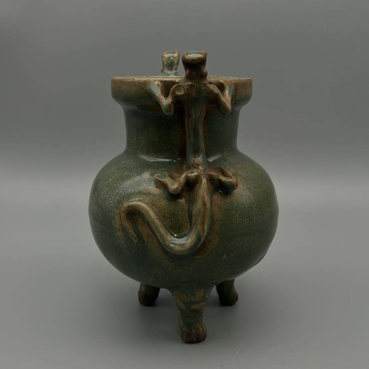 中国 龍泉窯 青磁 三足 香炉 神獣彫刻 南宋 時代物 古玩 骨董
