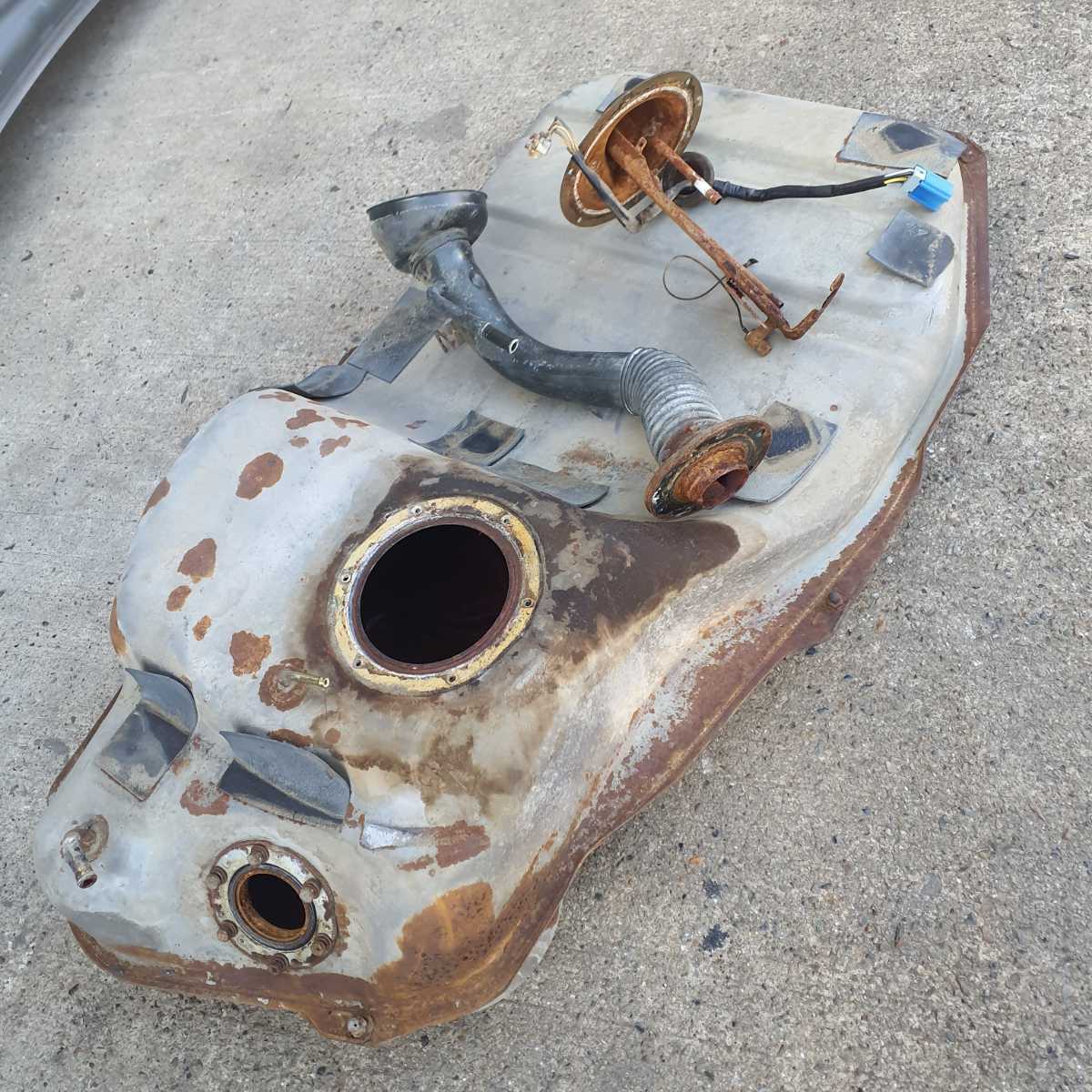 燃料タンク S13 PS13 RPS13 180SX 日産純正 ジャンク 不動車より