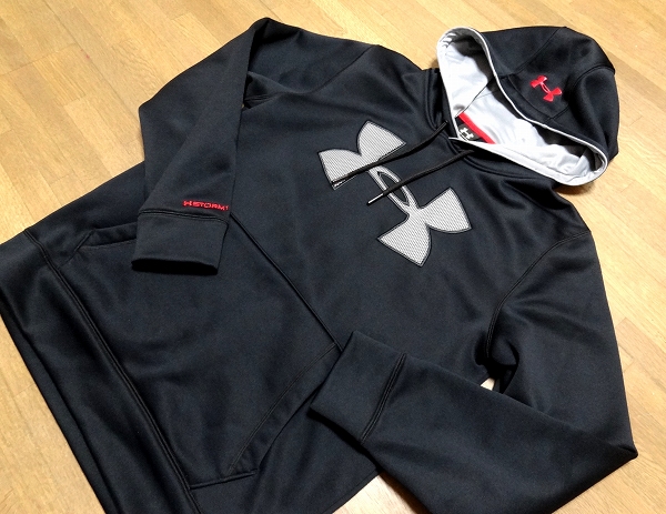 美品◆アンダーアーマー◆UA STORM1 パーカ◆ストーム黒ＭＤ