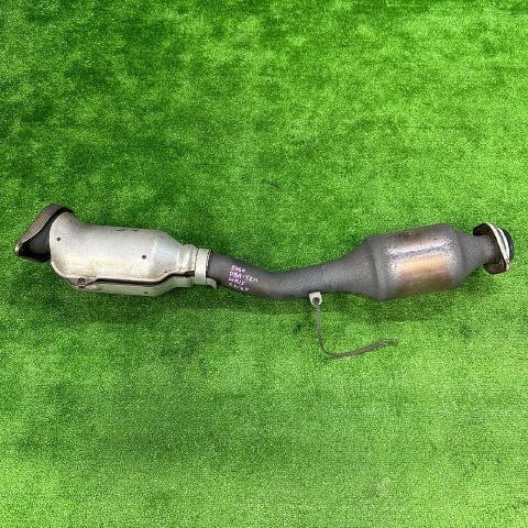 H18年 キューブ DBA-YZ11　触媒　キャタライザー　HR15DE　ED06FS/ED36FT [ZNo:04001529] 3kurudepa= 265 コンバーター キューブ 純正触媒 ショクバイ 9U57AW 0