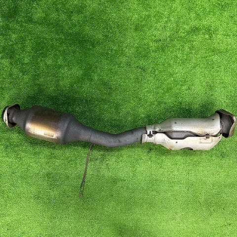 H18年 キューブ DBA-YZ11　触媒　キャタライザー　HR15DE　ED06FS/ED36FT [ZNo:04001529] 3kurudepa= 265 コンバーター キューブ 純正触媒 ショクバイ 9U57AW 0