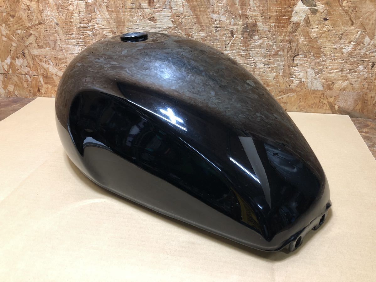 ゼファー1100 ゼファー1100ガソリンタンク 純正ガソリンタンク