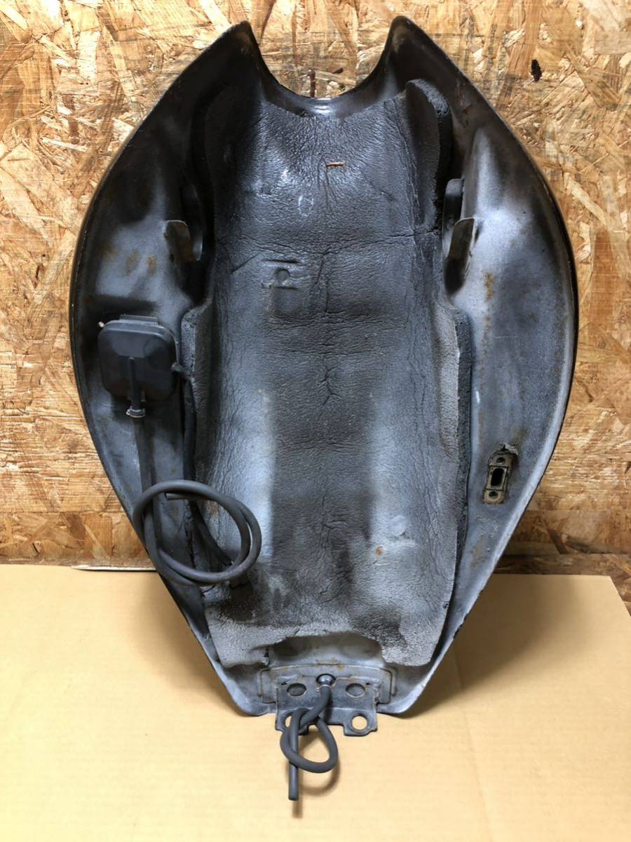 ゼファー1100 ゼファー1100ガソリンタンク 純正ガソリンタンク