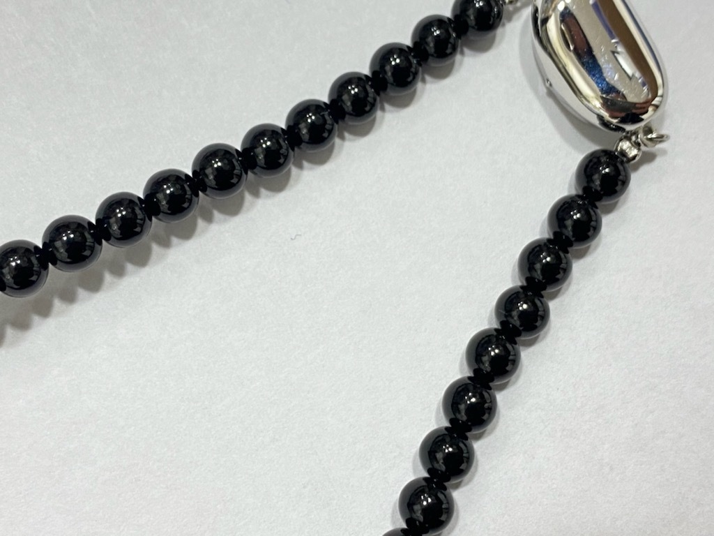T☆中古品 珊瑚 サンゴ ネックレス 赤珊瑚 黒珊瑚 直径16.9㎜ 総重量69.9g 留め具 シルバー SILVER刻印 保証書付き ネックレス サンゴ 珊瑚 ひ735 買取専門店さすがや 詳細不明