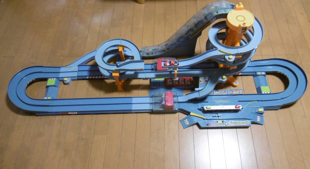 ☆トミカ びゅんびゅんサーキット+ビッグタワーサーキット+トミカ(フェアレディＺ) 動作確認済み☆中古品