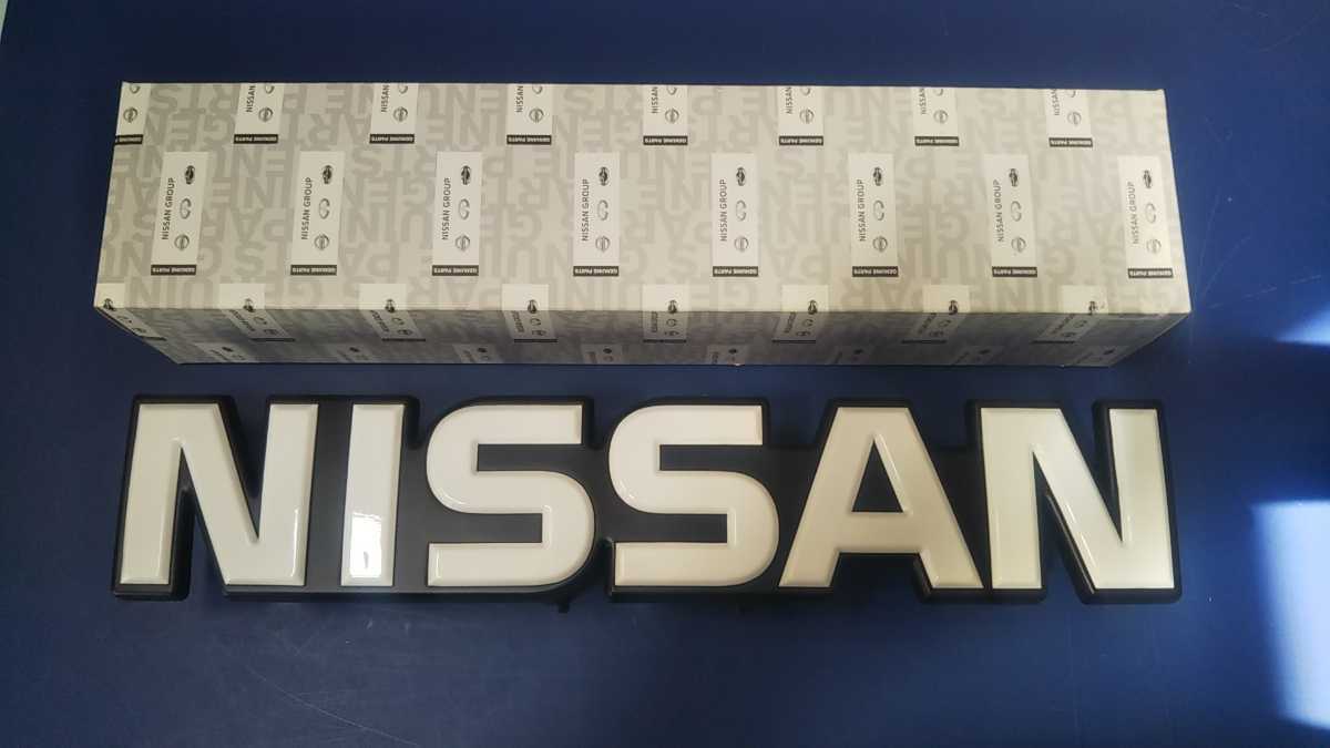日産 純正新品 サファリ Y60 グリル エンブレム ストック品 エンブレム 