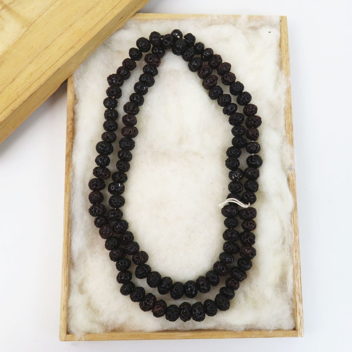 金剛菩提樹のチベット念珠 ( Tibetan Rudraksha Mala ) 108珠・10mm 外 