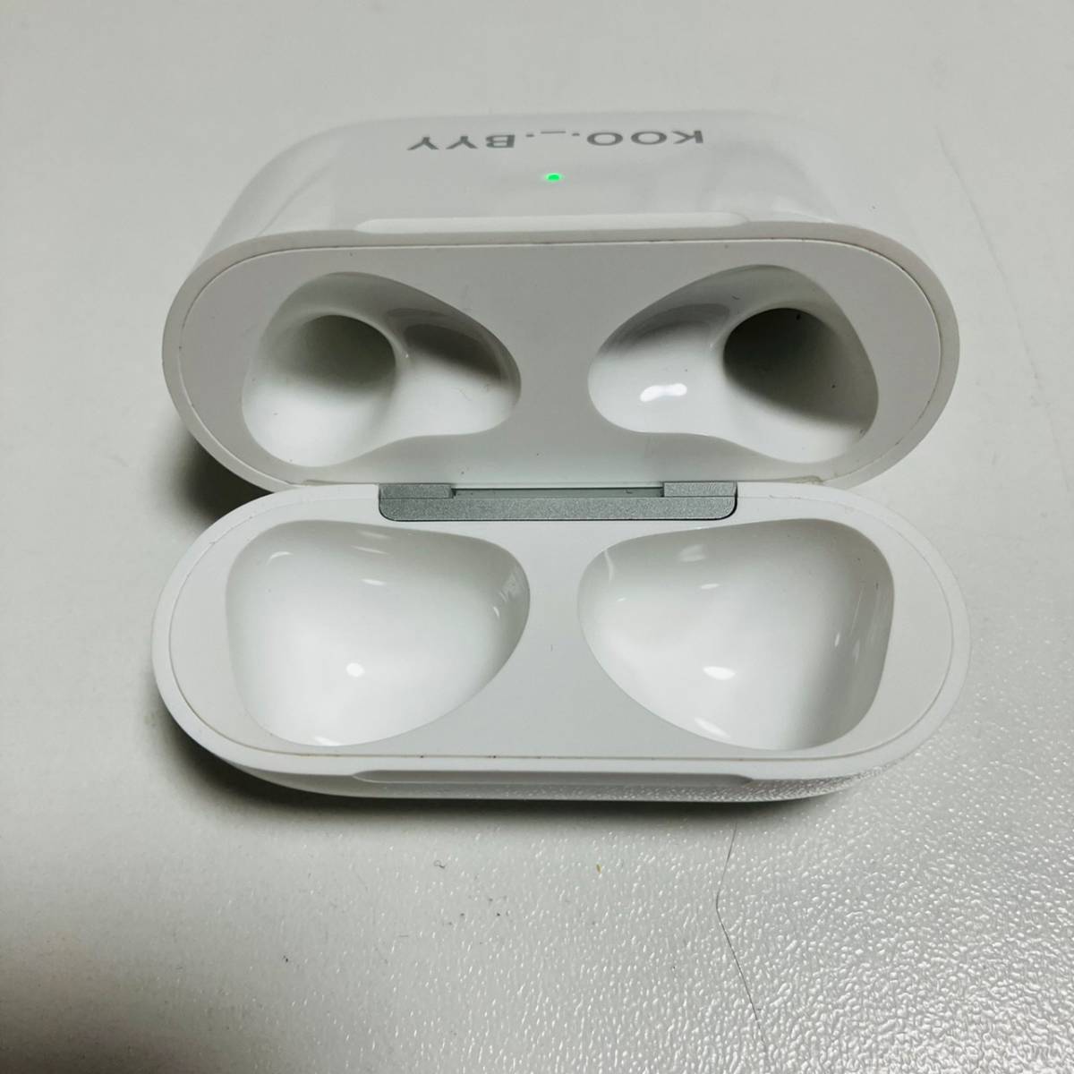 人気，定番人気 最安 美品 送料無料 Apple AirPods エアポッズ 第3世代 A2566 ケースのみ 純正 