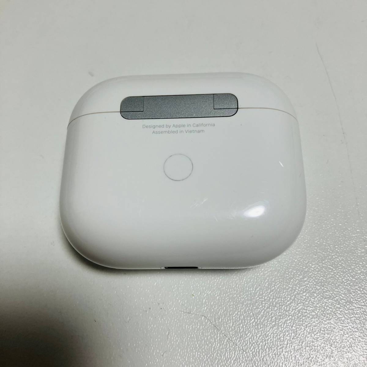 人気，定番人気 最安 美品 送料無料 Apple AirPods エアポッズ 第3世代 A2566 ケースのみ 純正 