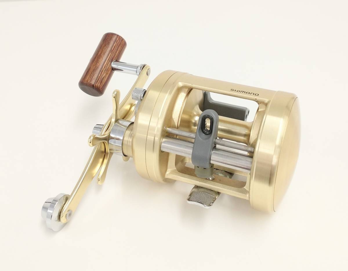 ジャンク SHIMANO シマノ CALCUTTA カルカッタ 小船 1000 リール