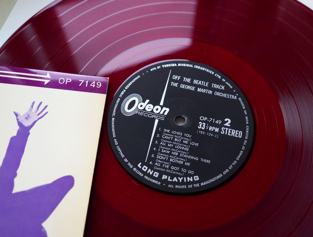 E MARTIN / OFF THE BEATLES TRACK 赤盤 GEORGE MARTIN / OFF THE