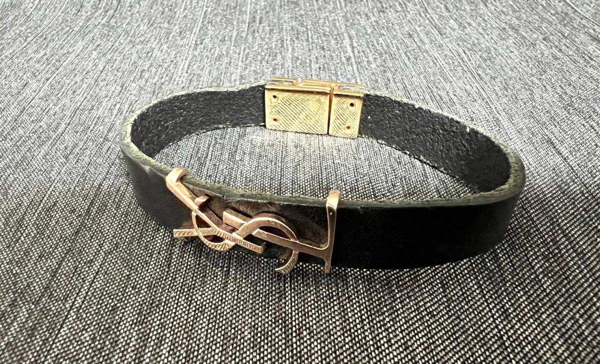 SAINT LAURENT ブラックレザーブレスレットバングル