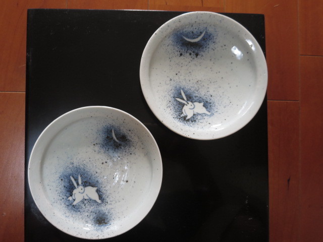 加藤静允　初期伊万里写　徳利（160cc）福寿・松絵・青海波・鎬削り うさぎ年特集〉 加藤 静允 初期伊万里写し「吹墨兎図五寸皿」5枚組