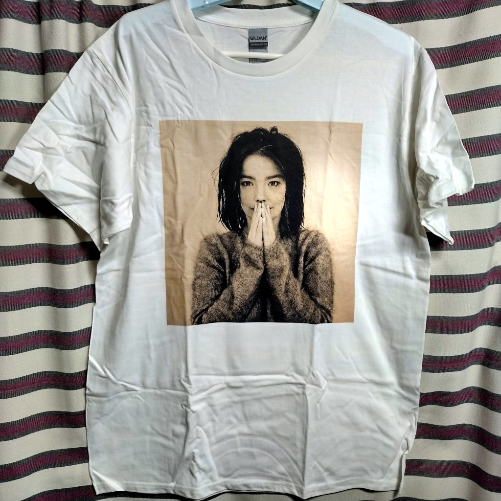 【大得価，お買い得】 Bjork / ビョーク デビュー/Debut BIGプリントTシャツ Lサイズ 彡 / バンドTシャツ(Tシャツ)｜売買されたオークション情報、yahooの商品情報をアーカイブ公開 - オークファン Tシャツ