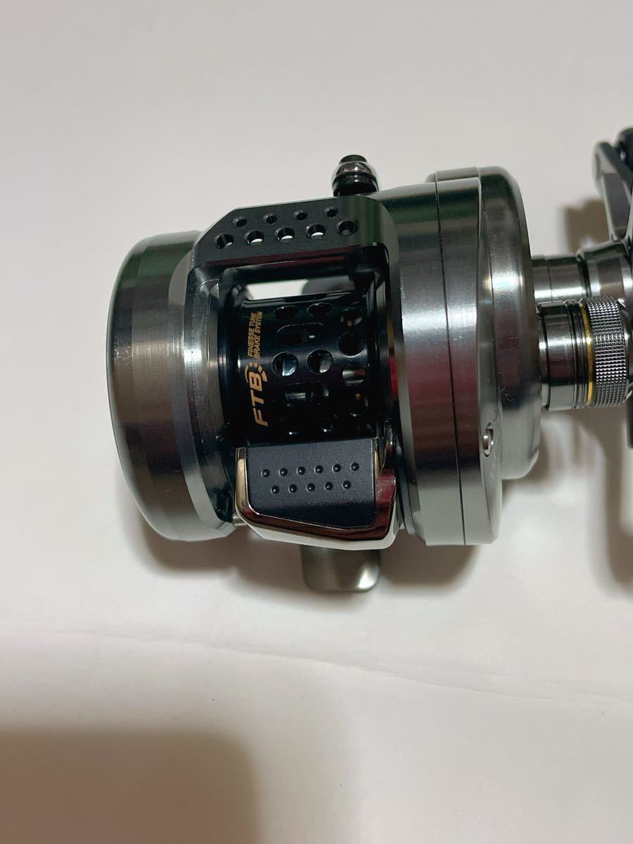 超美品♪】 シマノ 17 カルカッタ コンクエスト BFS HG RIGHT 右