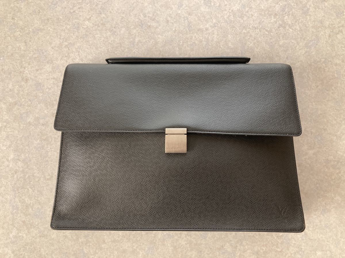 送料無料値下げ！LOUIS VUITTON/ヴィトン〜 ポルト ドキュマン アンガラ　ビジネスバック♪