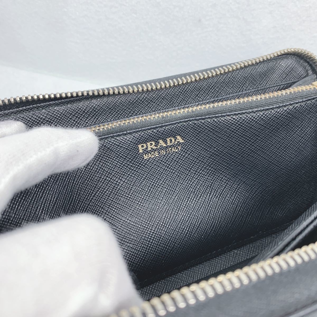 【1円スタート】プラダ PRADA 長財布 サフィアーノ ラウンドファスナー ゴールド金具 黒 ブラック 男女兼用 PRADA 長財布 サフィアーノ 美品プラダ 現行プラダ レタリング