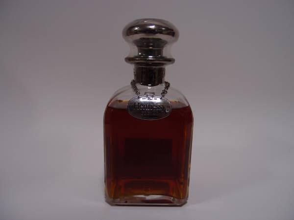 Hennessy ヘネシー シルバートップ ブック 700ml 箱入り 食品、飲料